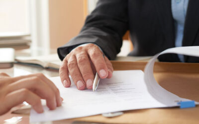 Pedir indemnización por una denuncia falsa para reclamar justicia y reparar los daños sufridos